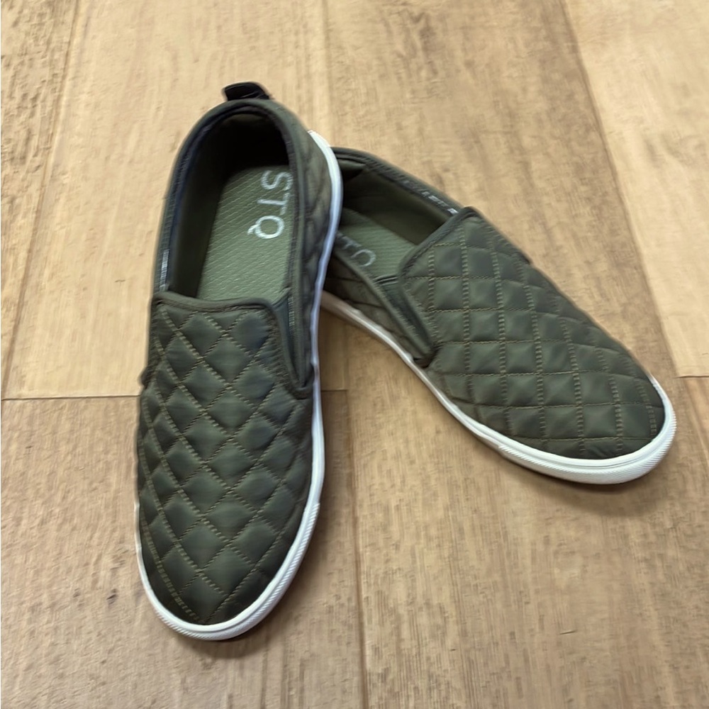 STQ women’s loafers size 8.5